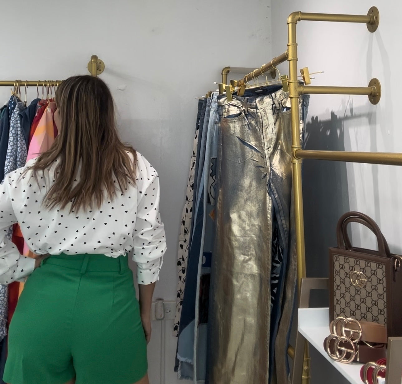 WHITE BLOUSE WITH BLACK HEARTS