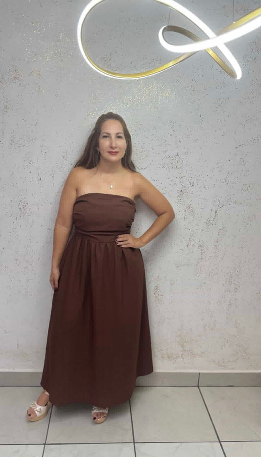 Chic Simplicity: Strapless Cocoa Dress